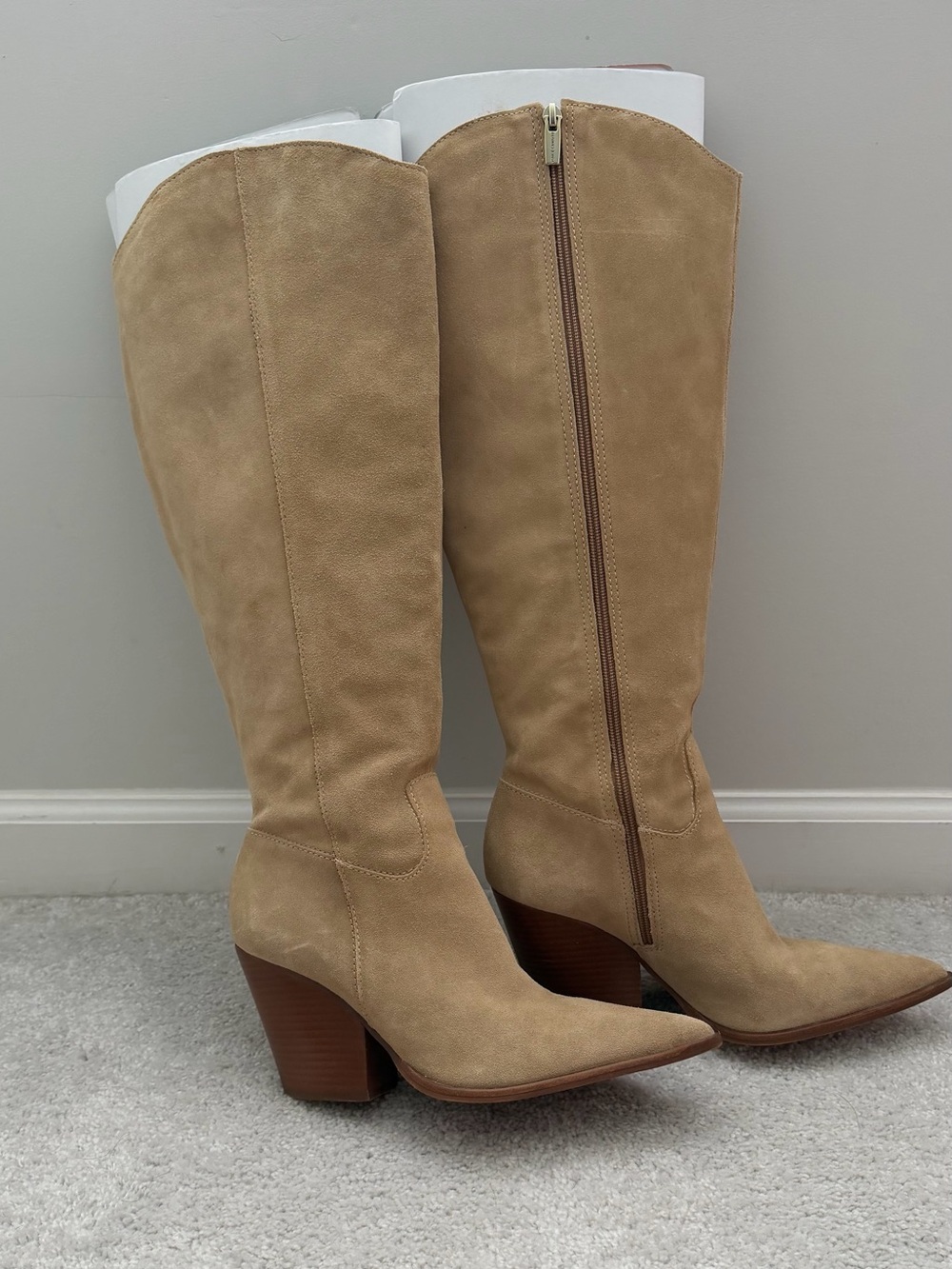 Vince Camuto Oyennda Tortilla Wide Calf Suede Knee-High Boots 9.5 - Picture 3 of 6